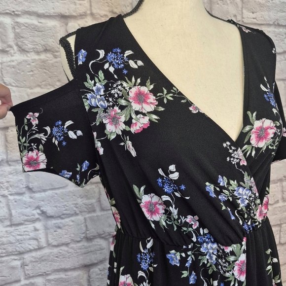 Torrid Dress Black Floral Cold Shoulder Wrap Surplice Vneck Flounced Hem Size  L - Picture 5 of 10